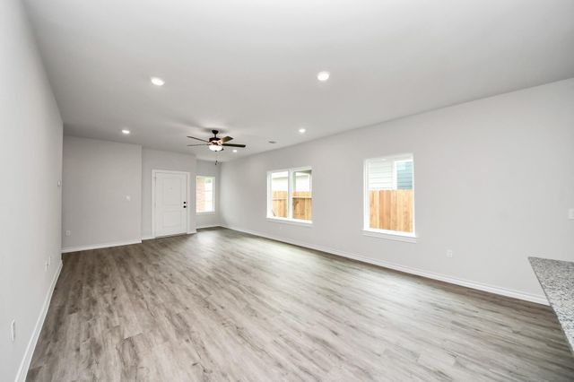 18745 Loom Drive, Conroe, TX 77306
