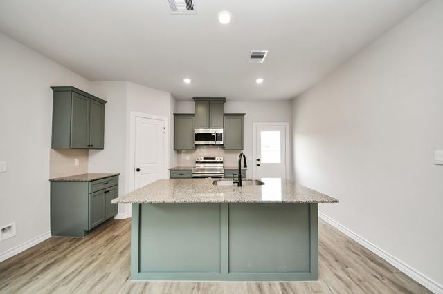 18745 Loom Drive, Conroe, TX 77306
