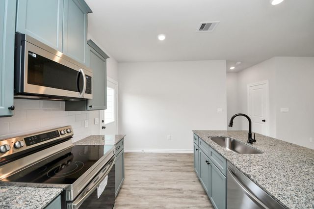 18745 Loom Drive, Conroe, TX 77306