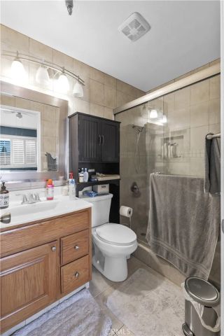 16825 Passage, Paramount, CA 90723