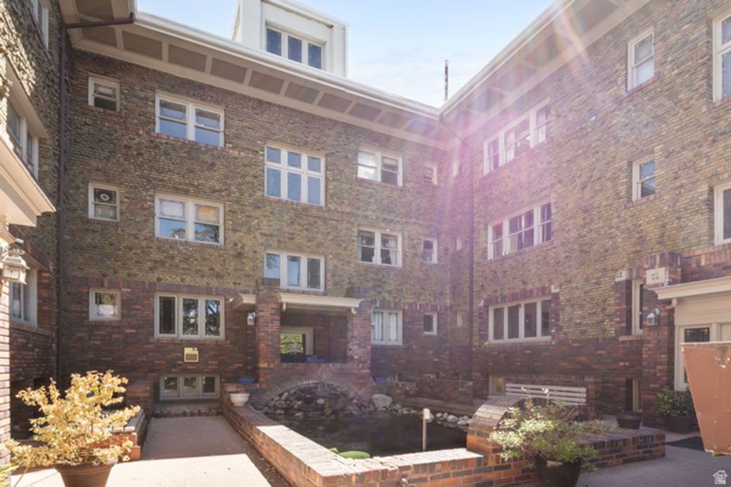 Image 12 of property listing at 86 B ST #10, Salt Lake City, UT 84103