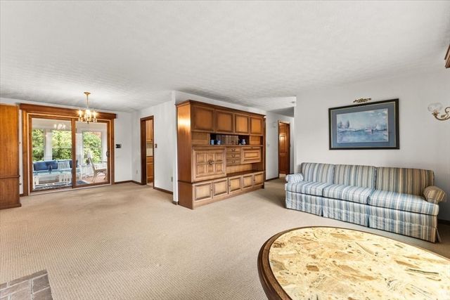 7 Portside Dr, Bourne, MA 02559