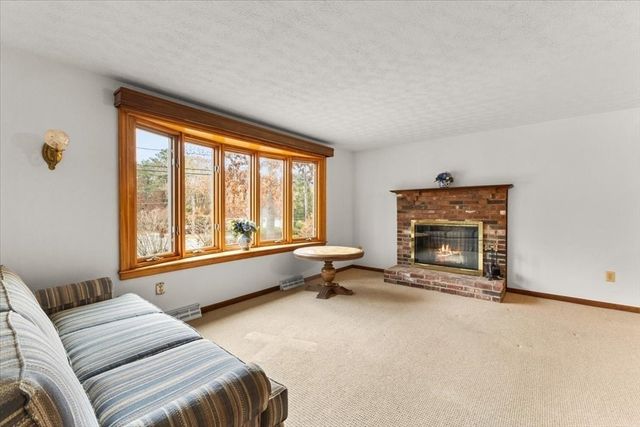 7 Portside Dr, Bourne, MA 02559