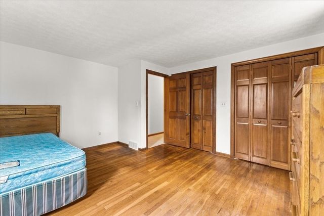 7 Portside Dr, Bourne, MA 02559