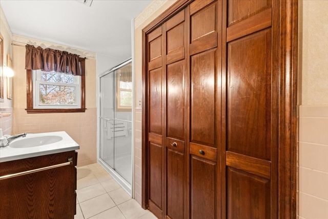 7 Portside Dr, Bourne, MA 02559