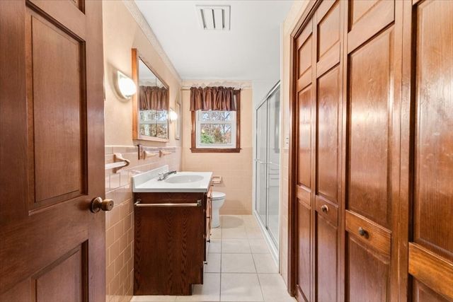 7 Portside Dr, Bourne, MA 02559