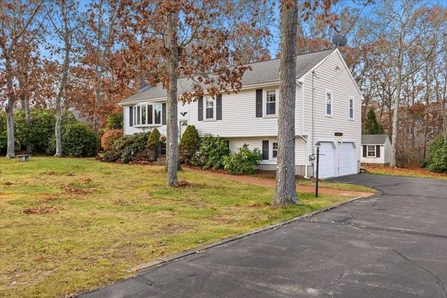 7 Portside Dr, Bourne, MA 02559