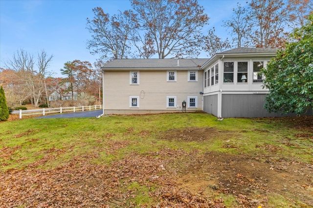 7 Portside Dr, Bourne, MA 02559