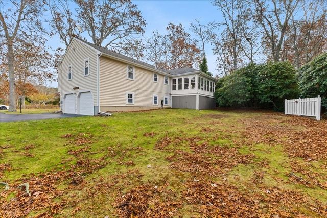 7 Portside Dr, Bourne, MA 02559