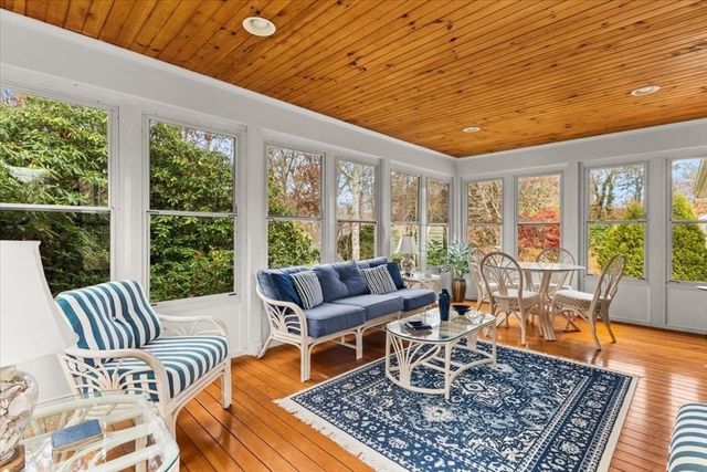 7 Portside Dr, Bourne, MA 02559