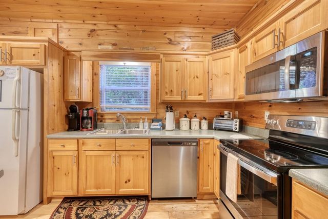 76 River Forest Place, Suches, GA 30572