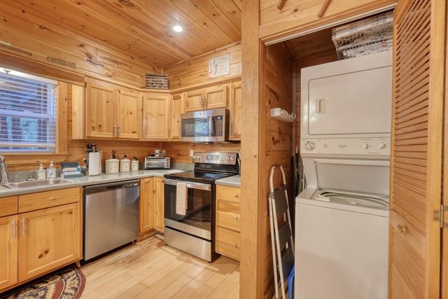 76 River Forest Place, Suches, GA 30572