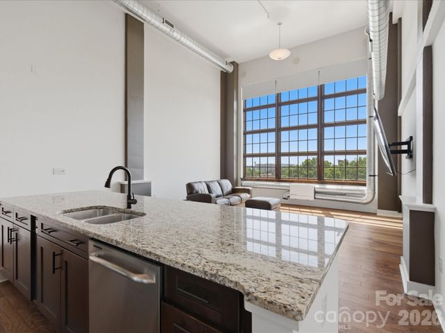 715 N Graham Street 502, Charlotte, NC 28202