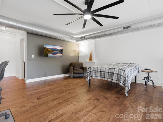 715 N Graham Street 502, Charlotte, NC 28202