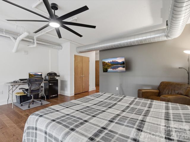 715 N Graham Street 502, Charlotte, NC 28202