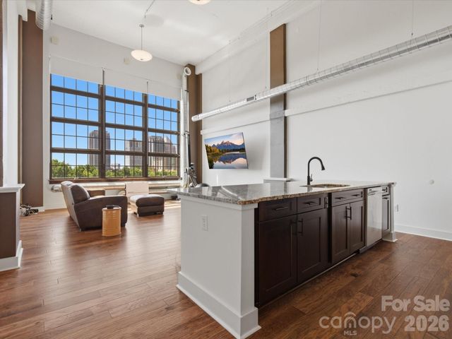 715 N Graham Street 502, Charlotte, NC 28202