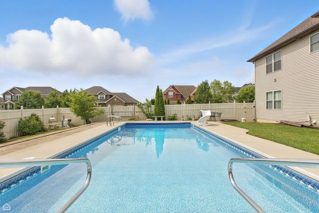 9875 Aster Cove, St. John, IN 46373