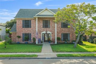 624 Colonial Dr, Portland, TX 78374