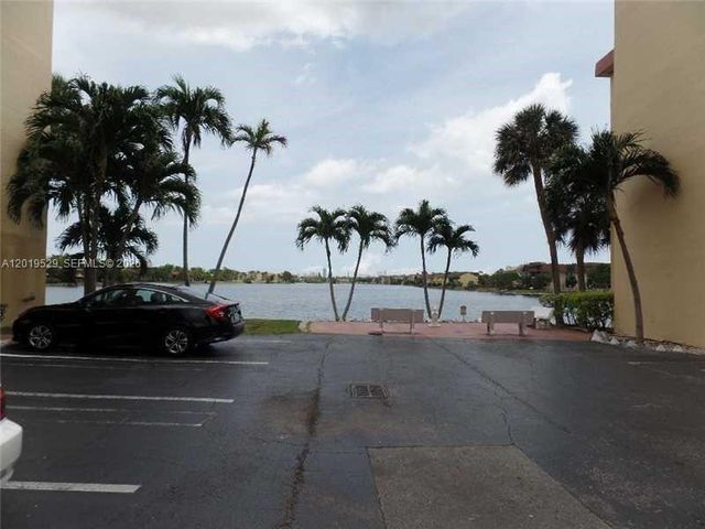 447 NE 195th St 117, Miami, FL 33179