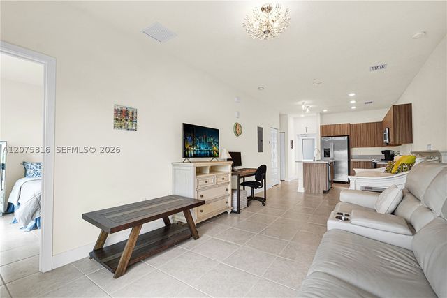 8301 NW 41st St B-303, Doral, FL 33166