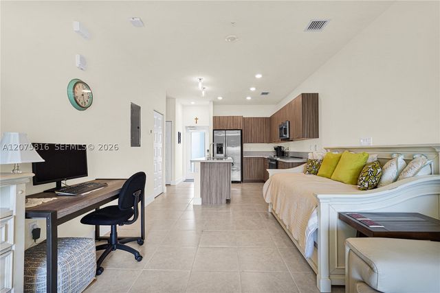8301 NW 41st St B-303, Doral, FL 33166