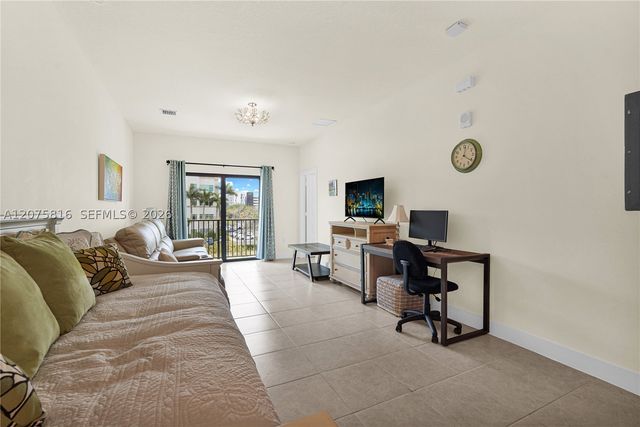8301 NW 41st St B-303, Doral, FL 33166