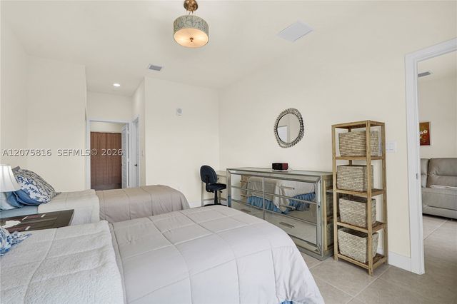 8301 NW 41st St B-303, Doral, FL 33166
