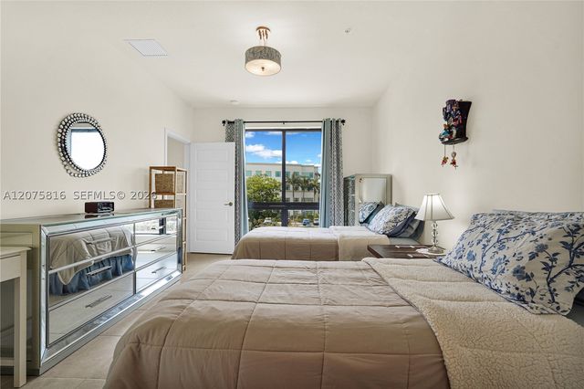 8301 NW 41st St B-303, Doral, FL 33166