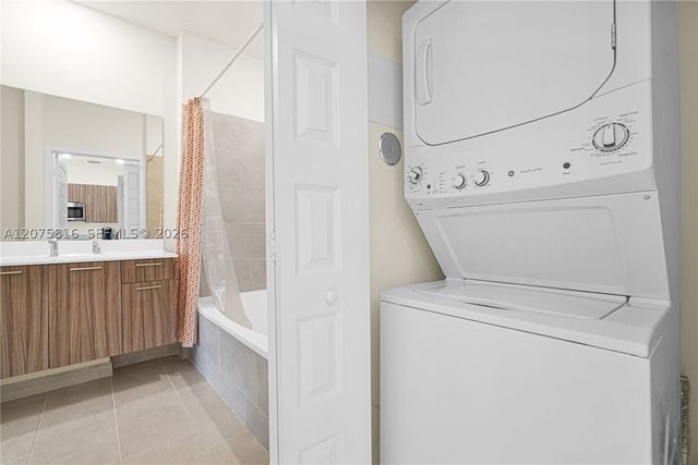 8301 NW 41st St B-303, Doral, FL 33166