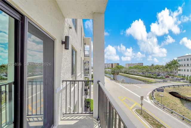 8301 NW 41st St B-303, Doral, FL 33166