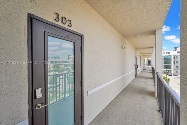 8301 NW 41st St B-303, Doral, FL 33166