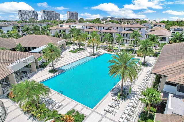8301 NW 41st St B-303, Doral, FL 33166