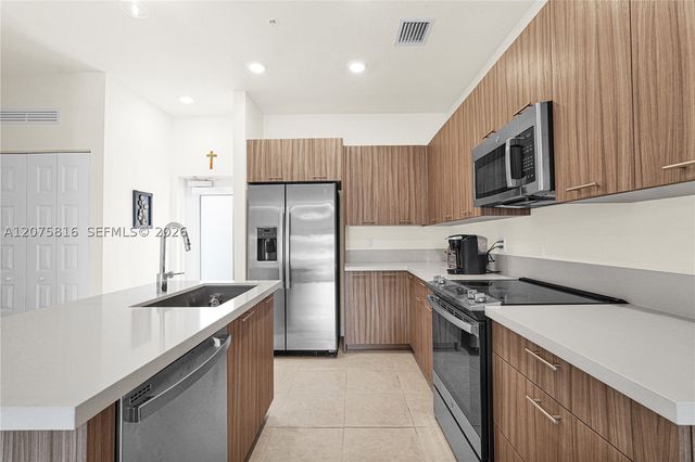 8301 NW 41st St B-303, Doral, FL 33166