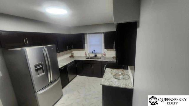 7007 Wood Lane Street, La Vista, NE 68128