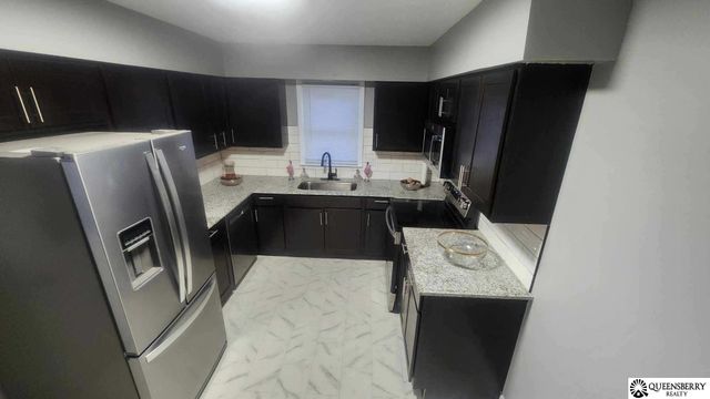 7007 Wood Lane Street, La Vista, NE 68128