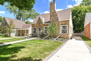 4848 N Elkhart AVENUE, Whitefish Bay, WI 53217