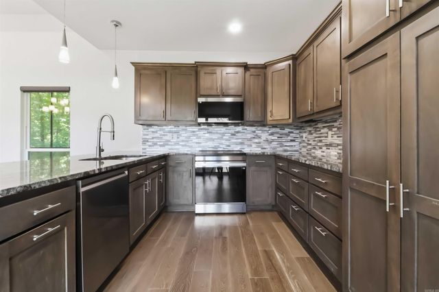 53 Chelmsworth Dr Drive, Bella Vista, AR 72715