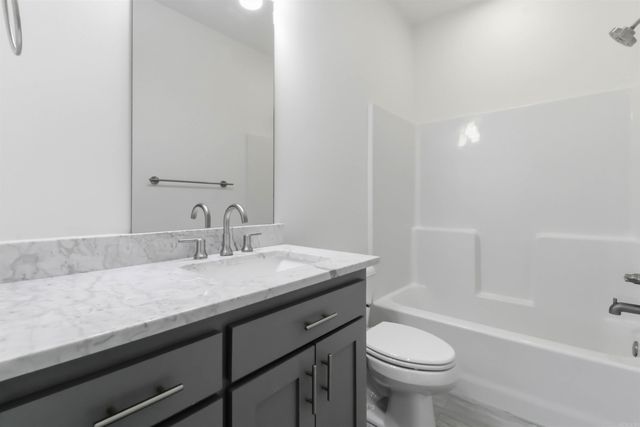 53 Chelmsworth Dr Drive, Bella Vista, AR 72715