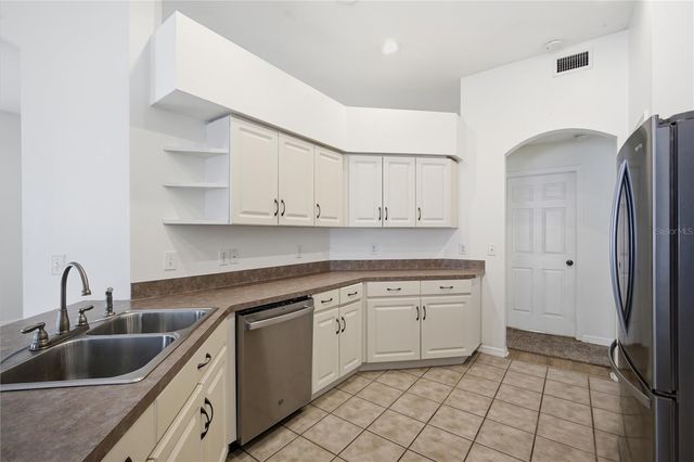 5912 BRAMBLE BUSH COURT, Zephyrhills, FL 33541