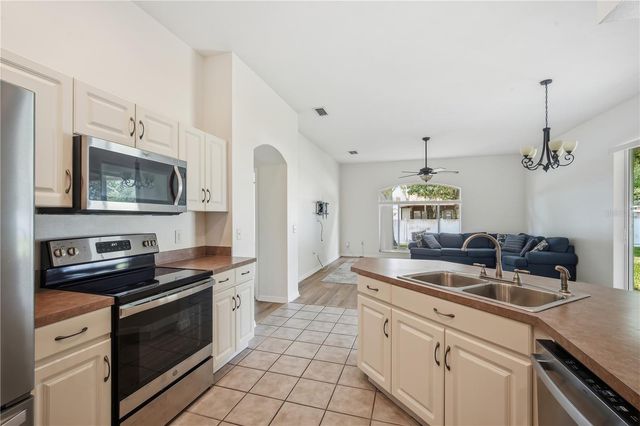 5912 BRAMBLE BUSH COURT, Zephyrhills, FL 33541
