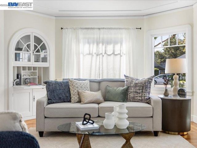 321 Central Ave, Alameda, CA 94501