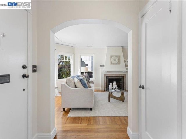 321 Central Ave, Alameda, CA 94501