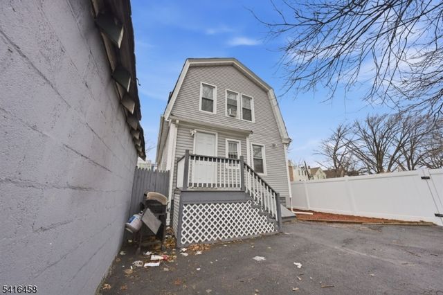 124 Washington Ave, Irvington Twp., NJ 07111