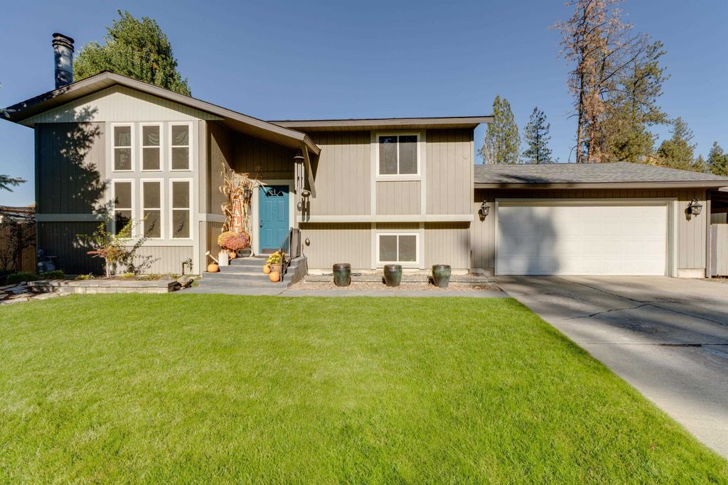 309 E 11th Ave, Deer Park, WA 99006