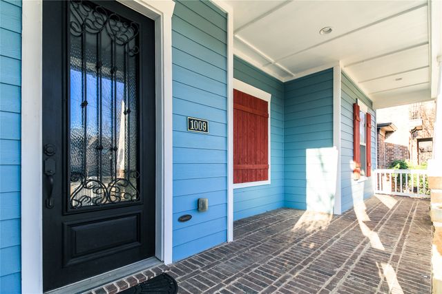 1009 Peacock Boulevard, Carrollton, TX 75007