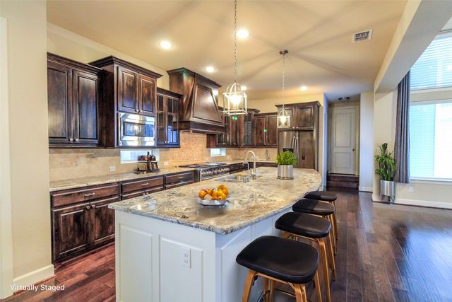 1009 Peacock Boulevard, Carrollton, TX 75007