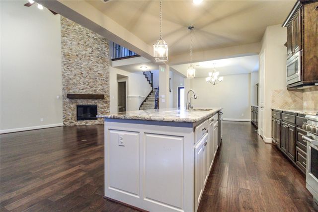 1009 Peacock Boulevard, Carrollton, TX 75007