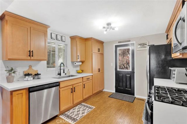 42792 Conifer Drive, Big Bear Lake, CA 92315