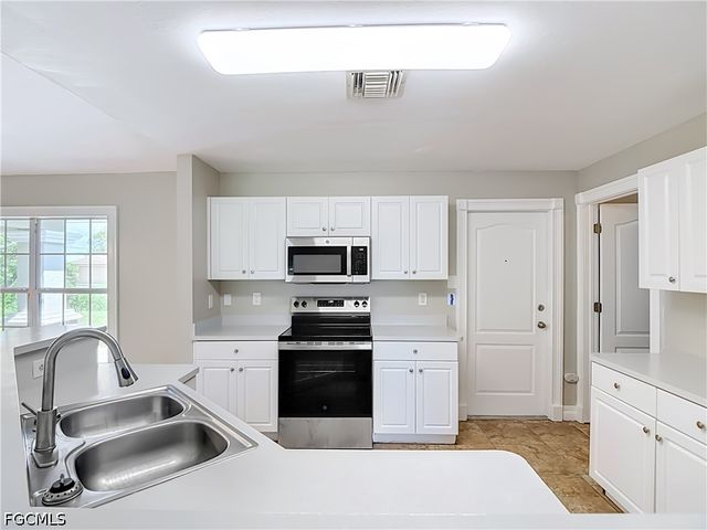 3027 38th ST SW, Lehigh Acres, FL 33976