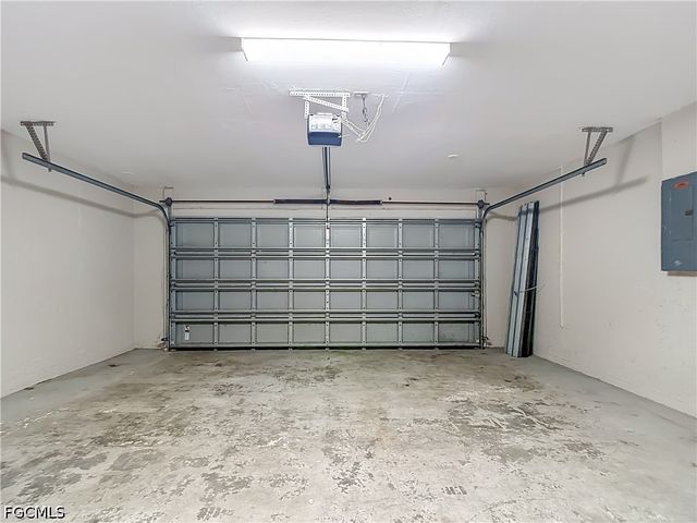 3027 38th ST SW, Lehigh Acres, FL 33976